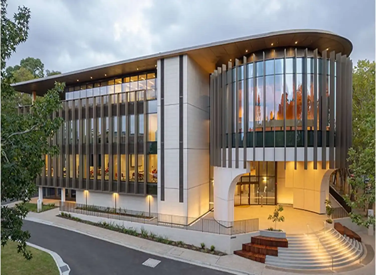 Macquarie University